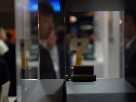 Sony’s 0,3 mm OLED scherm
